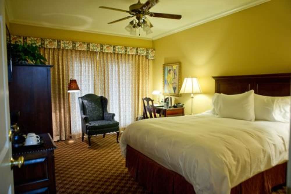 Фото The Sanford House Inn & SPA