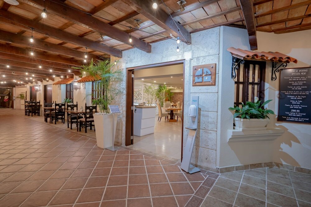 Фото Hodelpa Gran Almirante Hotel & Casino