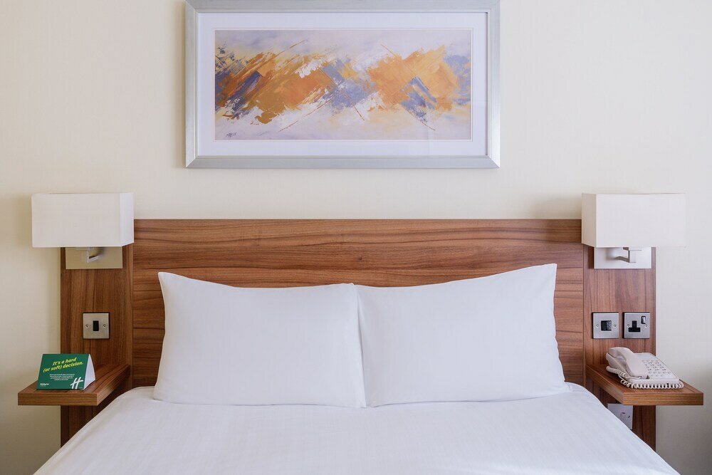 Фото Holiday Inn Express Taunton East, an Ihg Hotel