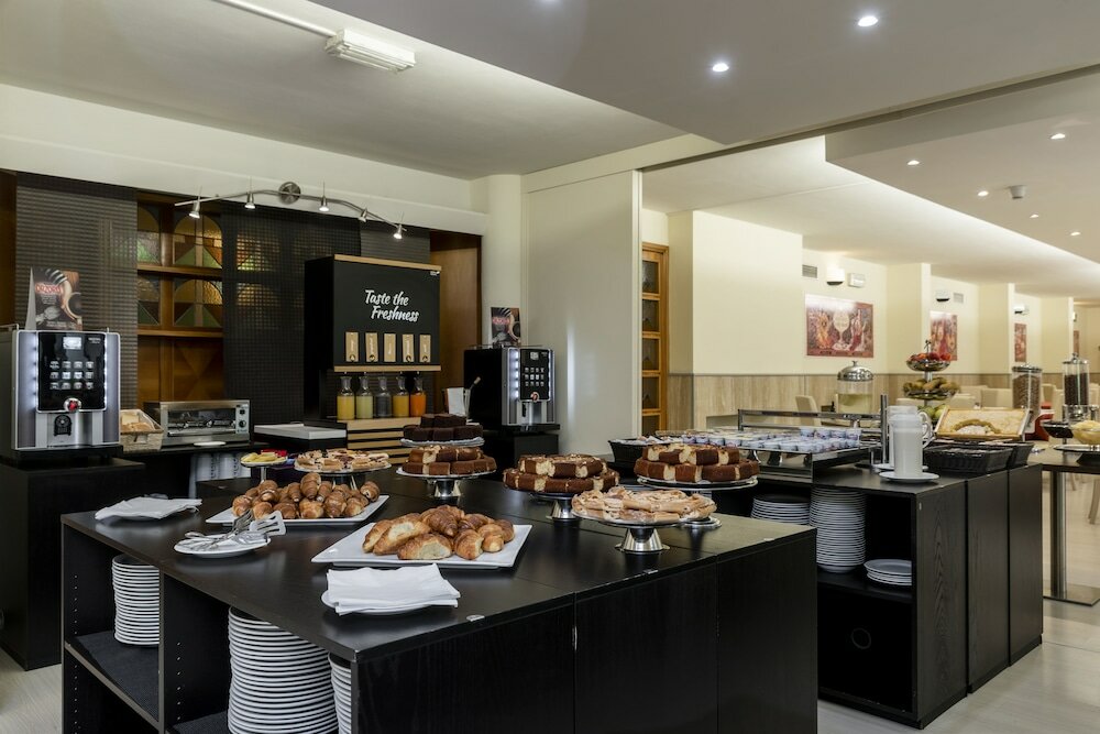 Фото Hotel Executive