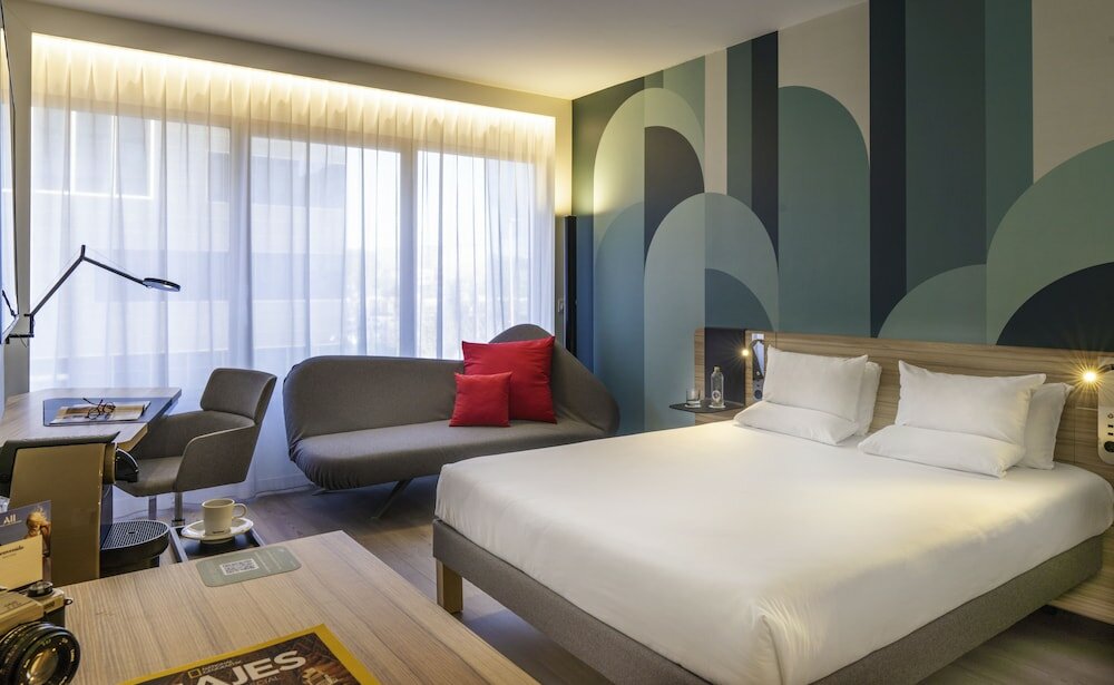 Фото Novotel Madrid Campo de las Naciones