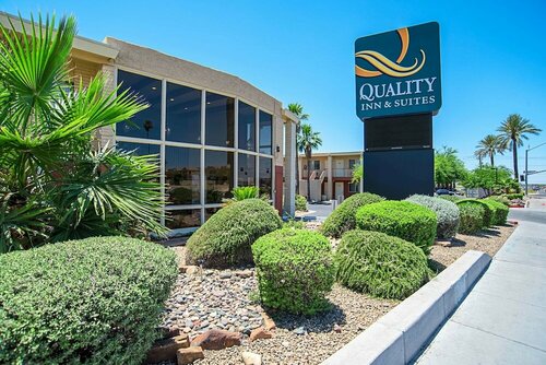 Гостиница Quality Inn & Suites Phoenix Nw - Sun City в Глендейле