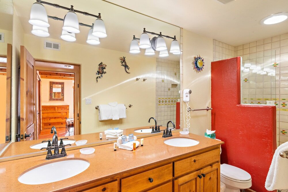 Фото Fort Marcy Hotel Suites by All Seasons Resort Lodging