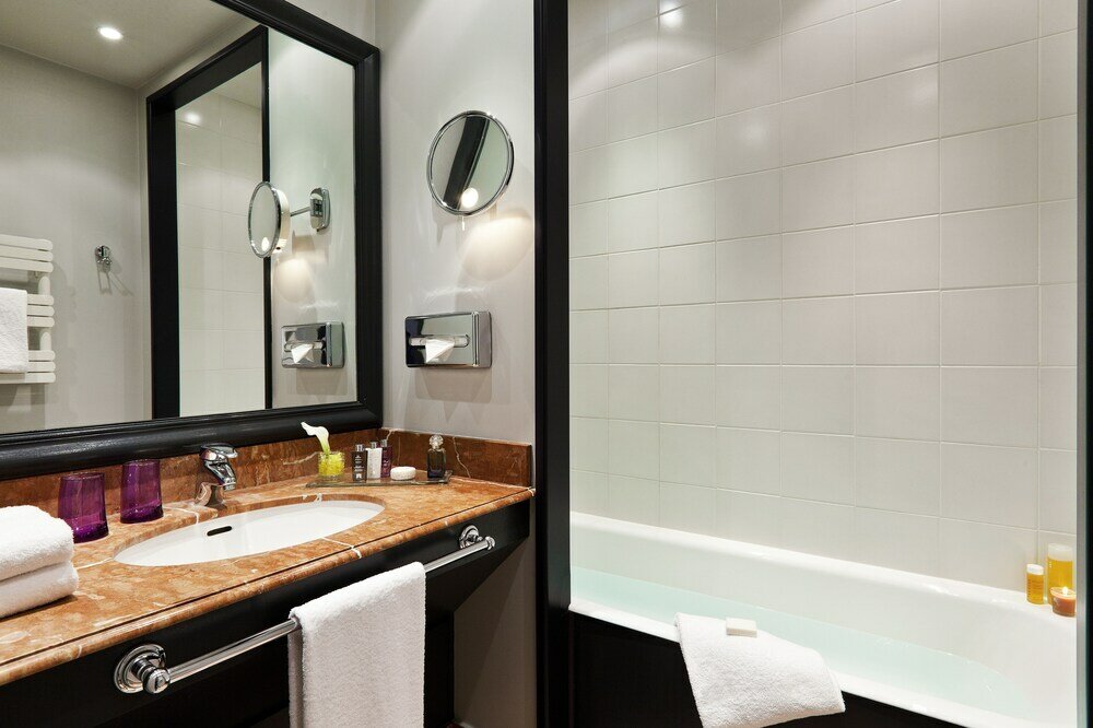 Фото Hôtel Barrière l'Hôtel du Lac