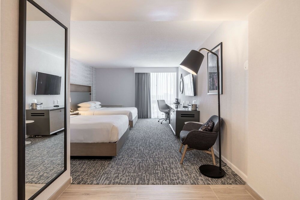 Фото Отель Doubletree by Hilton New York Jfk Airport