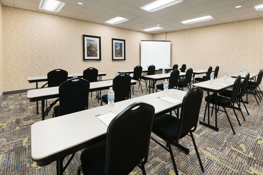 Фото Hampton Inn Cleveland-Downtown