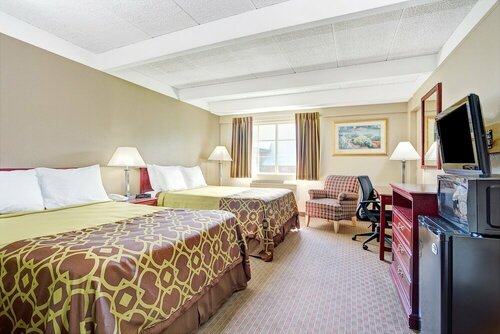 Гостиница Travelodge by Wyndham Iowa City в Айова Сити