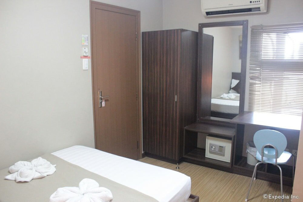 Фото Shaw Residenza Suites