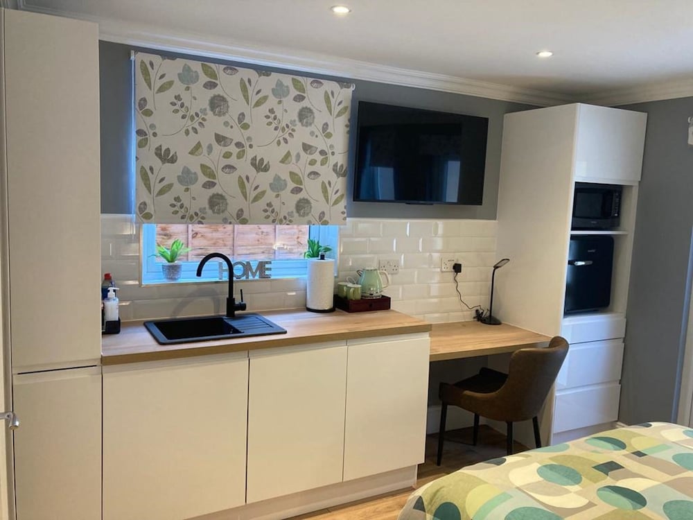 Фото Charlotte Guest House