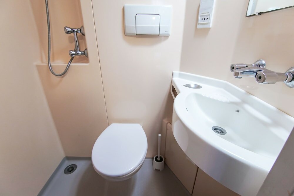 Фото Mandalay Picton House Hotel