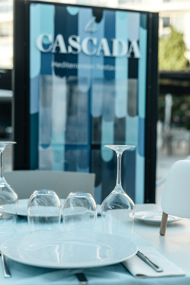 Фото The Ibiza Twiins Hotel