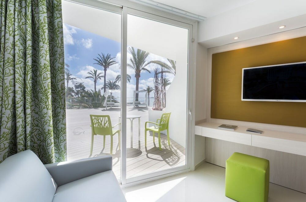 Фото The Ibiza Twiins Hotel