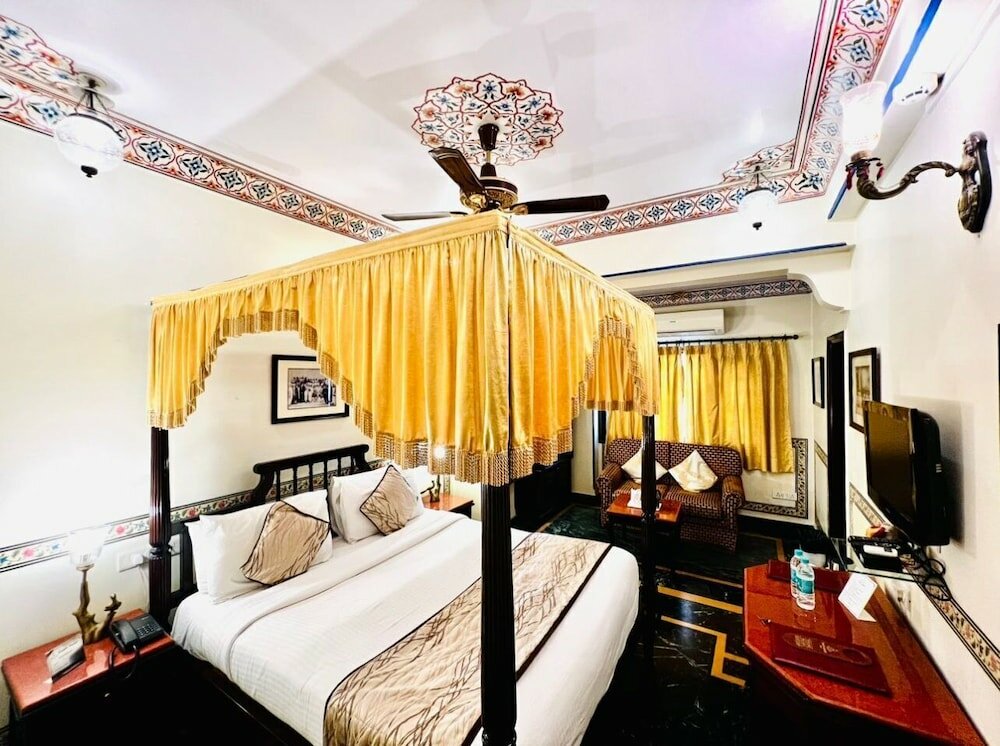 Фото Umaid Mahal - A Heritage Style Boutique Hotel