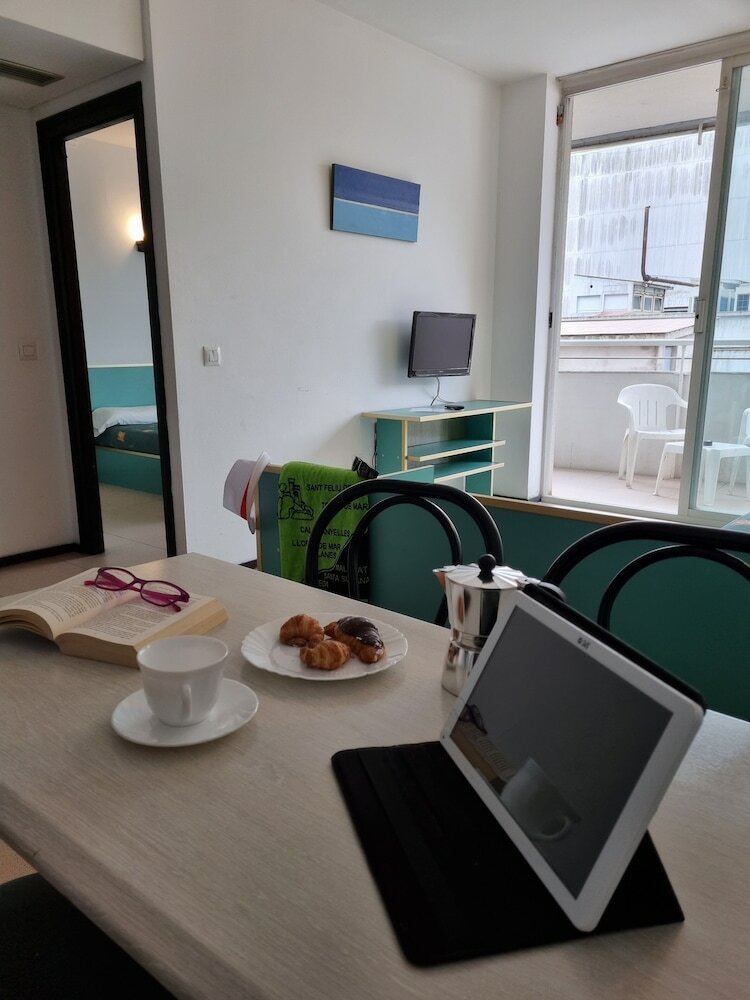 Фото Apartamentos Lloret Sun