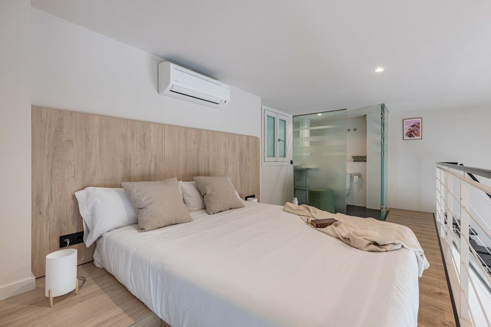 Фото Hotel Room Mate Laura