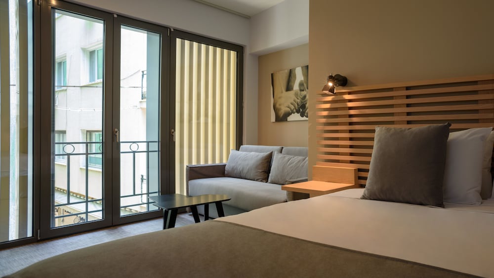 Фото Fos DownTown Suites