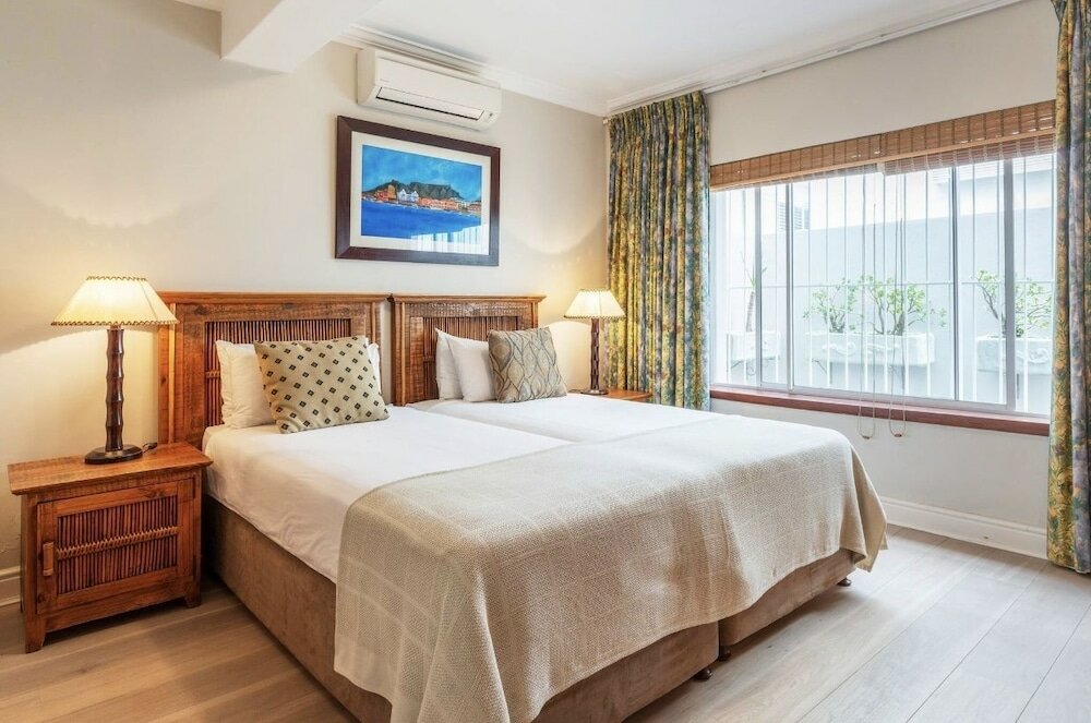 Фото Bantry Beach Luxury Suites