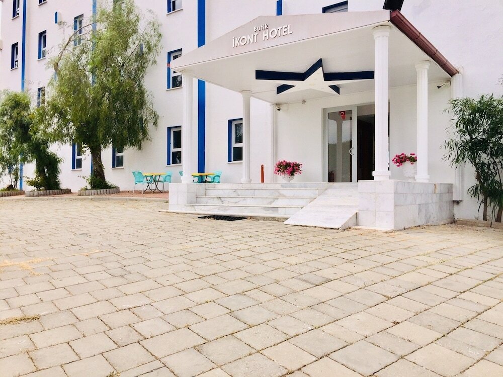 Фото отеля 2