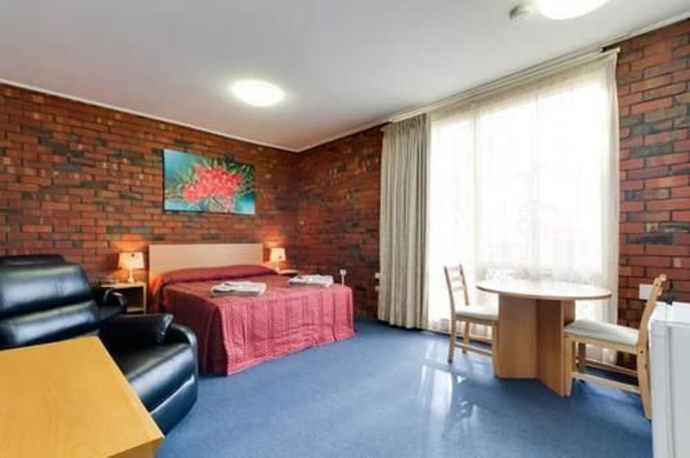 Фото Enfield Motor Inn