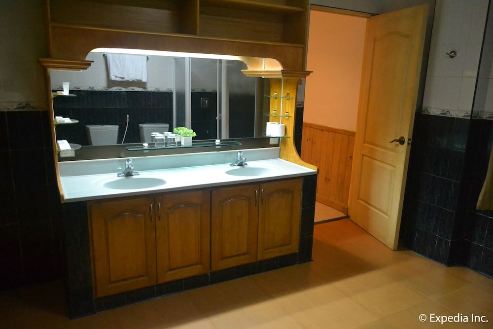 Фото Chateau Beatrice Bed & Breakfast