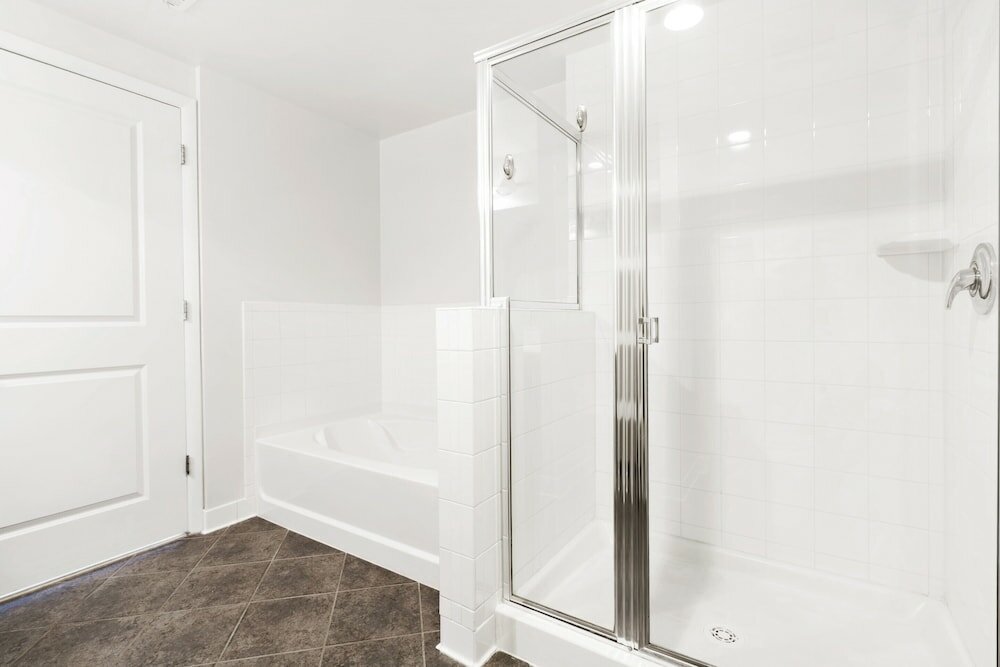 Фото Global Luxury Suites at The Convention Center