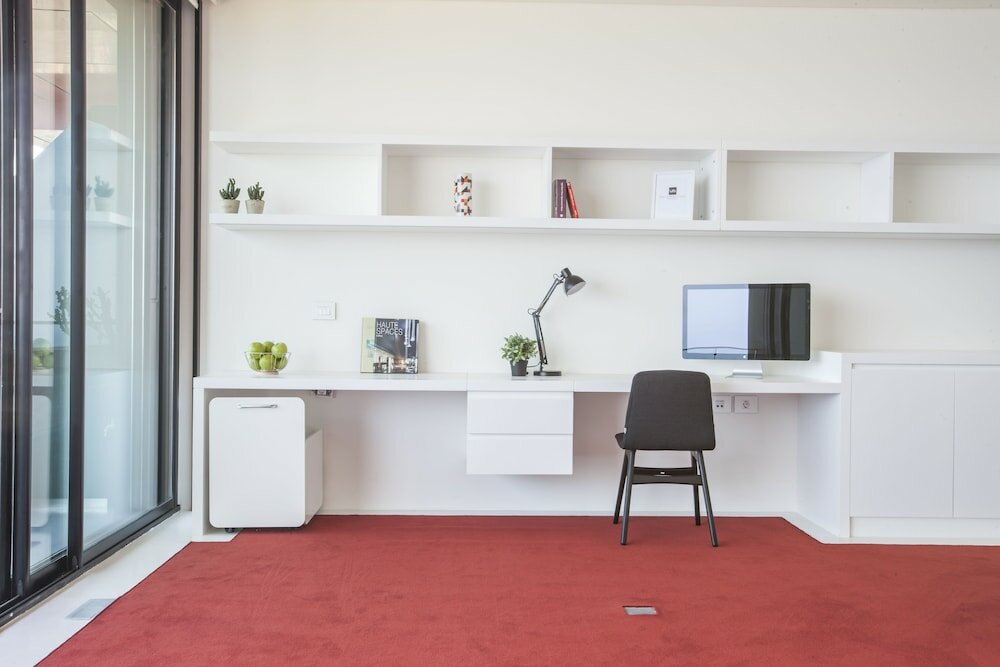 Фото 1866 Court & Suites