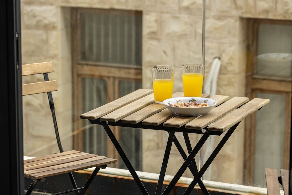 Фото Old Charm & Modern Meets by Sea N' Rent