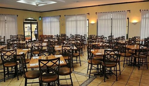 Гостиница Aparthotel Villa Nuria в Сан-Педро-Сула