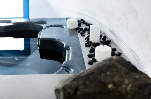 Гостиница Suite Indoor Jacuzzi and Outdoor Jacuzzi в Фире