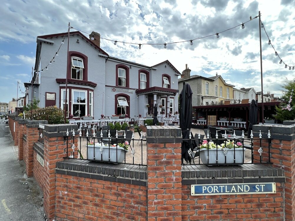 Фото Southport Metro Hotel