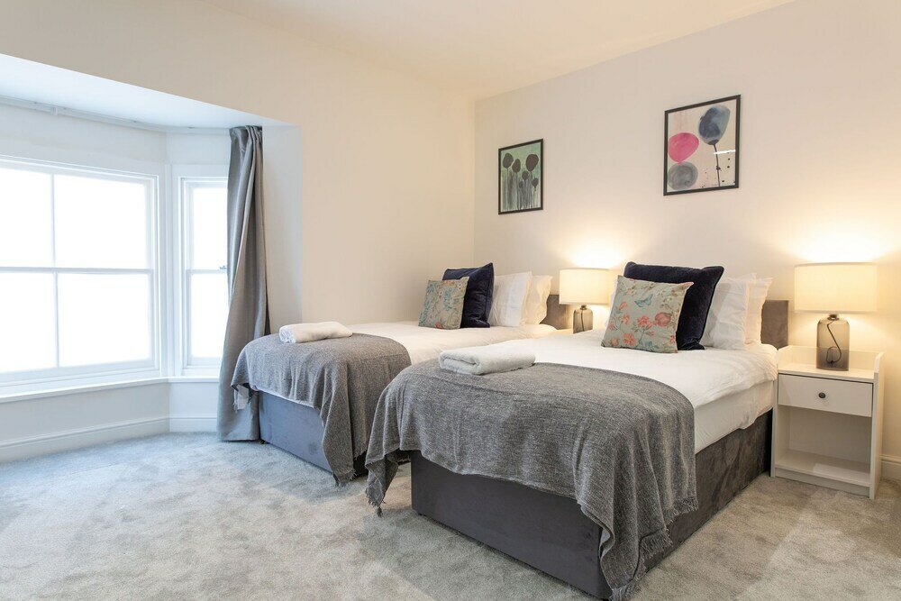 Фото Central Flats in Cardiff with Parking