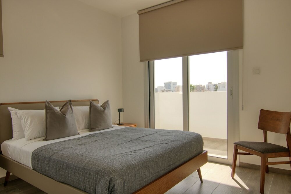 Фото Phaedrus Living Coral Suites Seabreeze