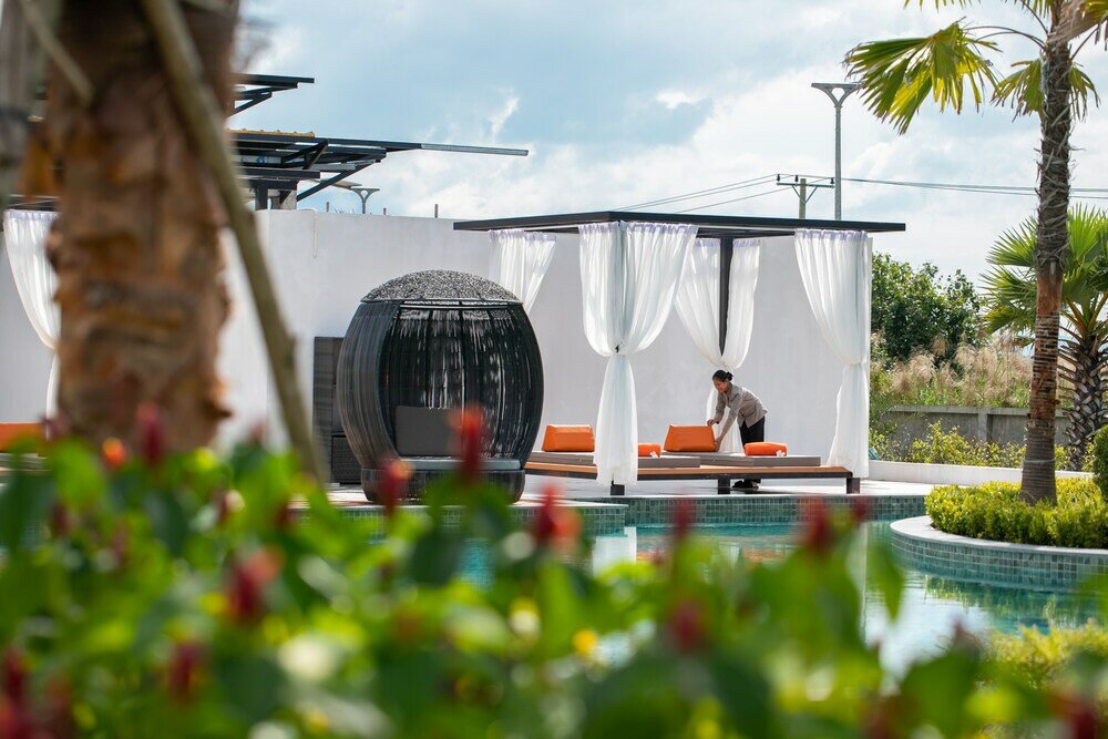 Фото Wonderland Suites and Resort