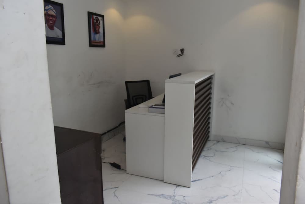 Фото Rush Lagos Hotel Suites And Launge