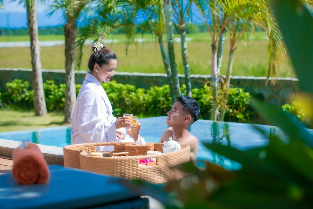 Фото Wonderland Suites and Resort