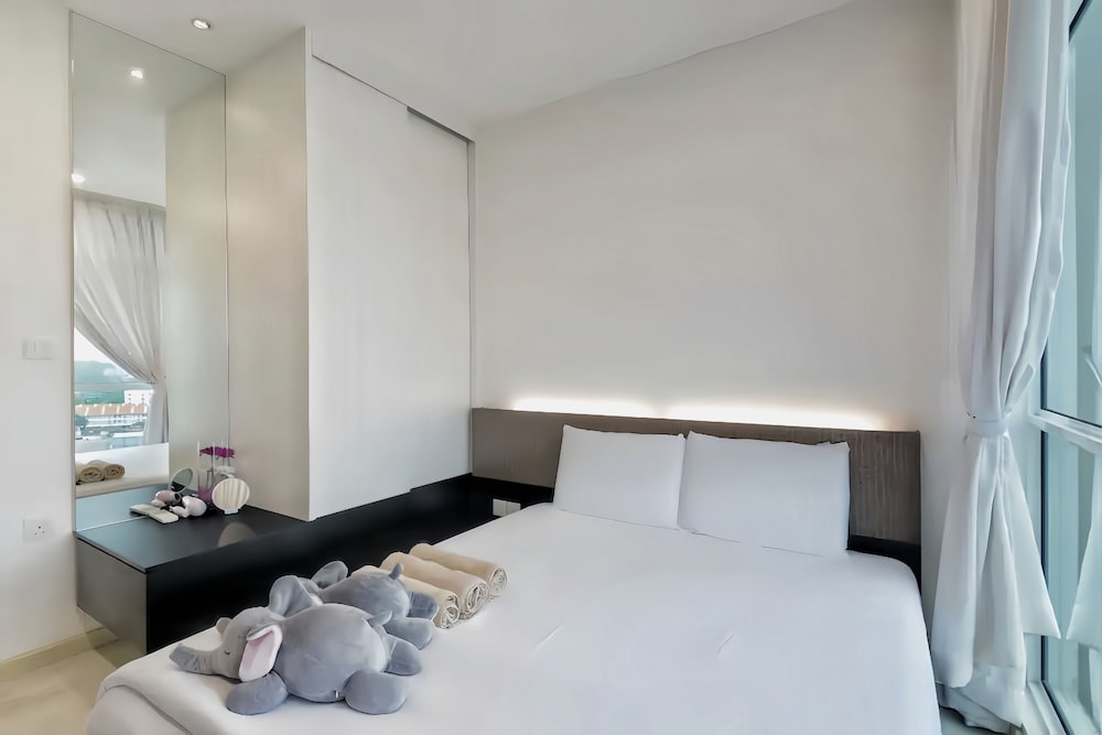 Фото Straits Garden Suites Penang