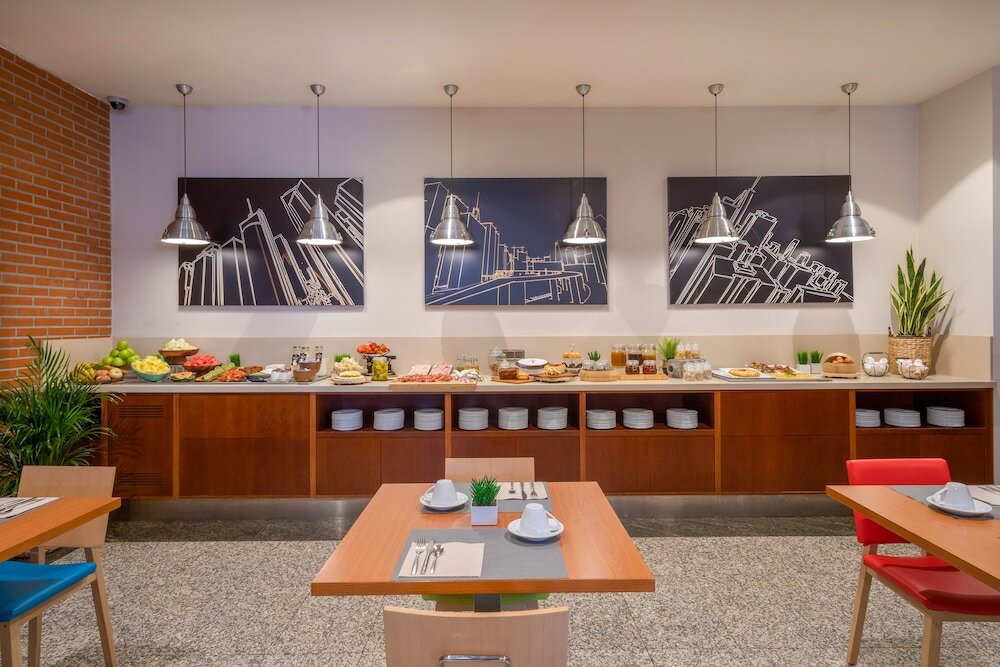 Фото Hotel Santiago Plaza Affiliated by Meliá