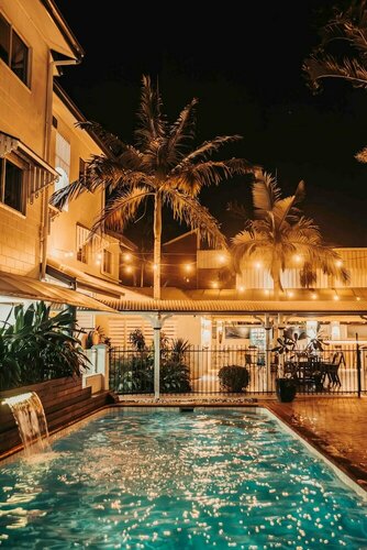 Гостиница Cairns Queens Court в Кэрнсе