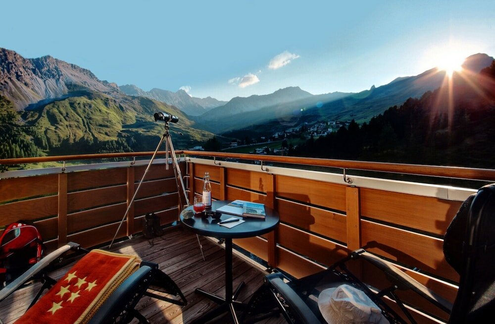 Фото Tschuggen Grand Hotel