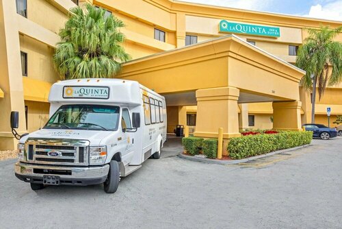 Гостиница La Quinta Inn & Suites by Wyndham Miami Airport East в Майами