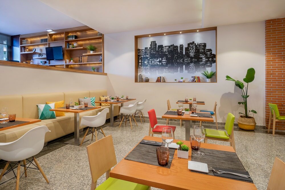 Фото Hotel Santiago Plaza Affiliated by Meliá