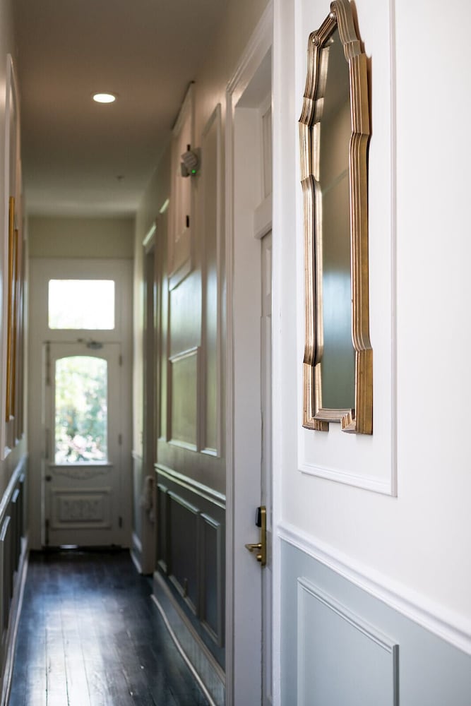 Фото Historic Streetcar Inn