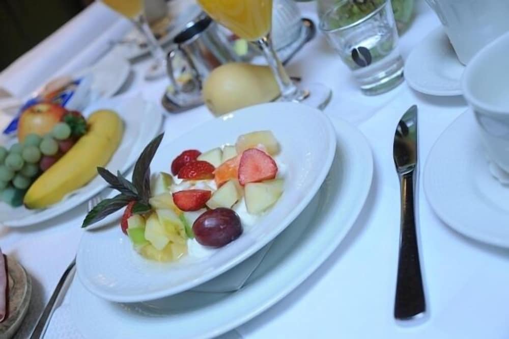 Фото Hotel Central