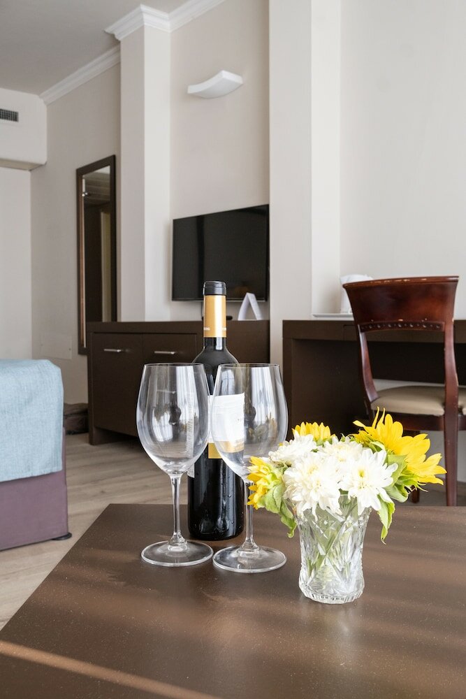 Фото Kfar Maccabiah Hotel and Suites