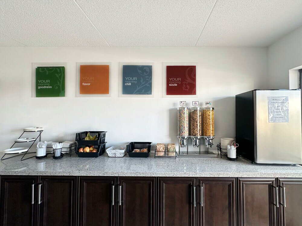 Фото Travelodge by Wyndham Welland