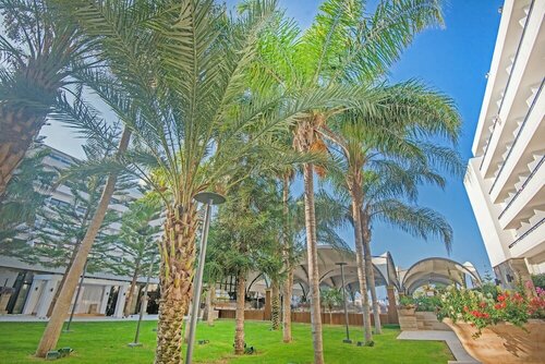 Гостиница Adams Beach Hotel & SPA в Айя-Напе