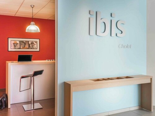 Гостиница Ibis Cholet в Шоле