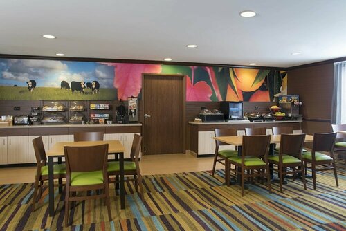 Гостиница Fairfield Inn and Suites by Marriott St Charles в Сент-Чарльзе