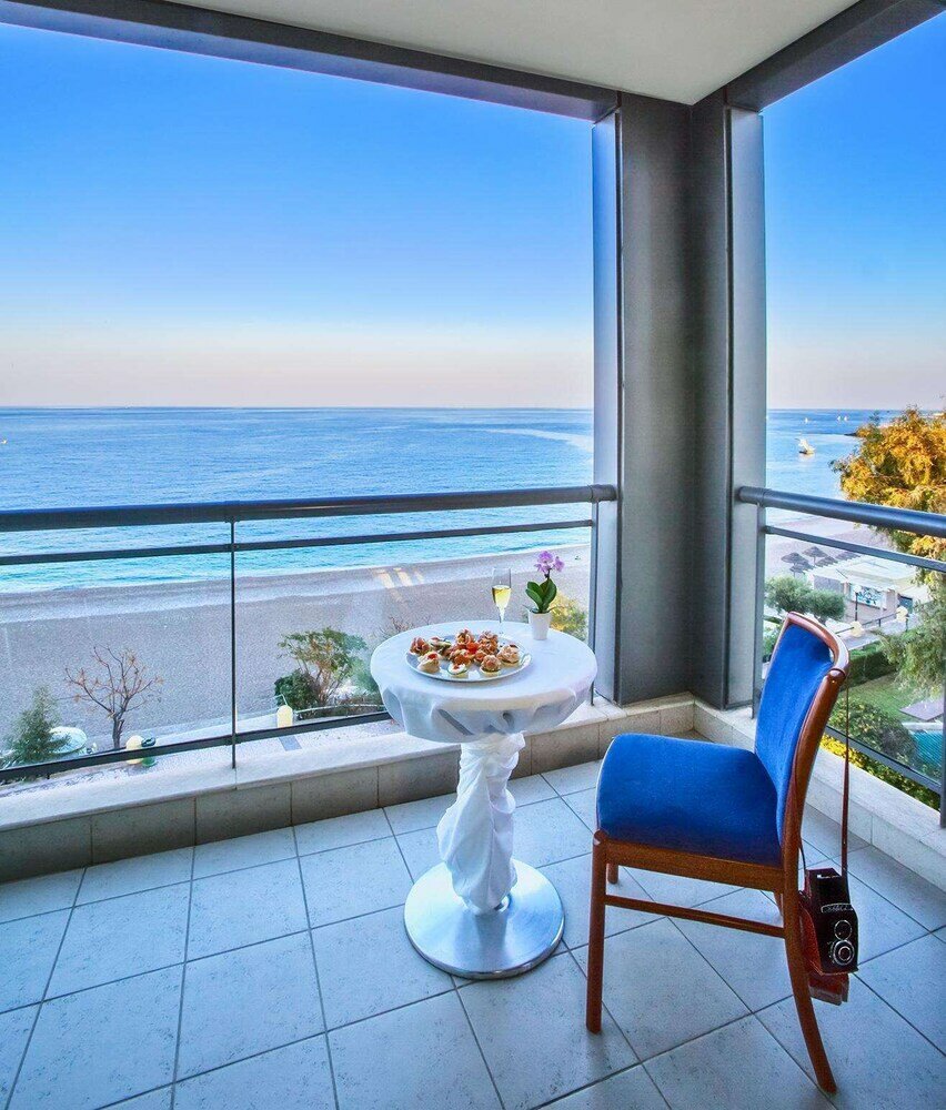 Фото Mediterranean Hotel