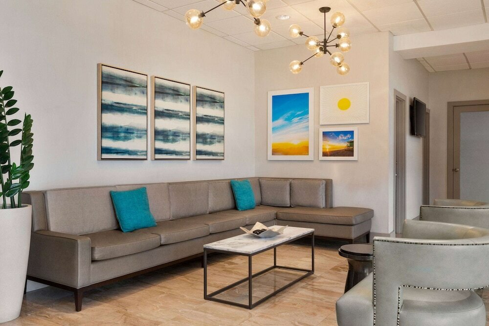 Фото Days Inn by Wyndham Miami Airport North